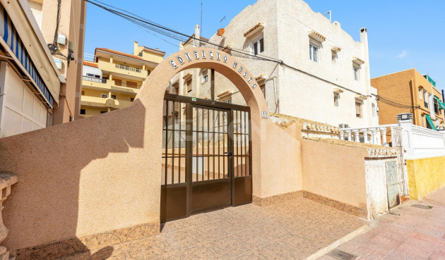 Resale - Apartment / flat - Torrevieja - La Mata