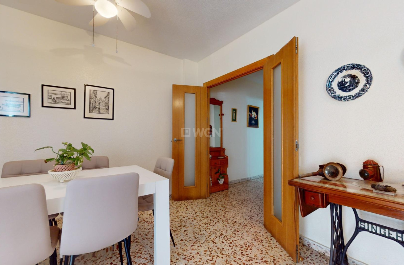 Resale - Apartment / flat - Torrevieja - Playa del Cura