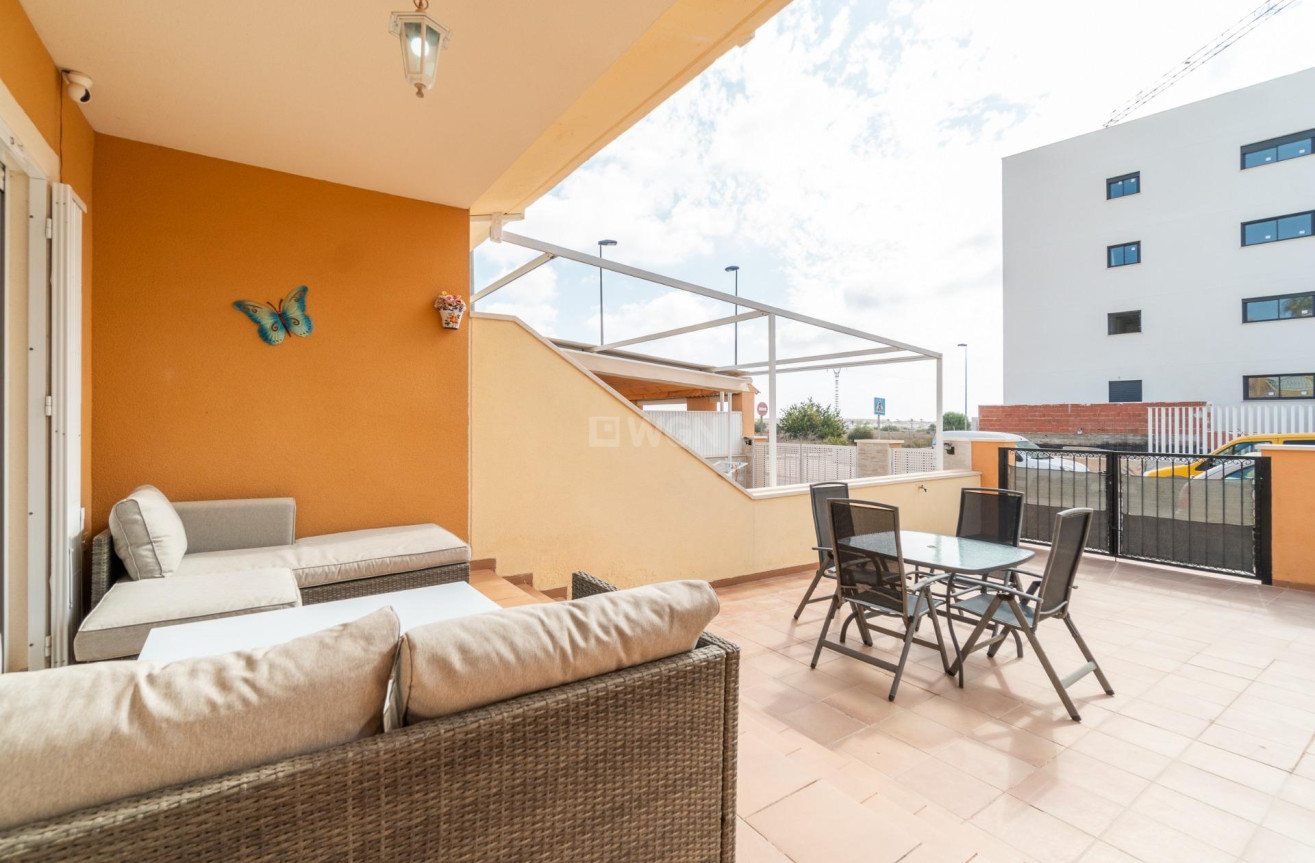 Resale - Bungalow - Orihuela Costa - Los Dolses