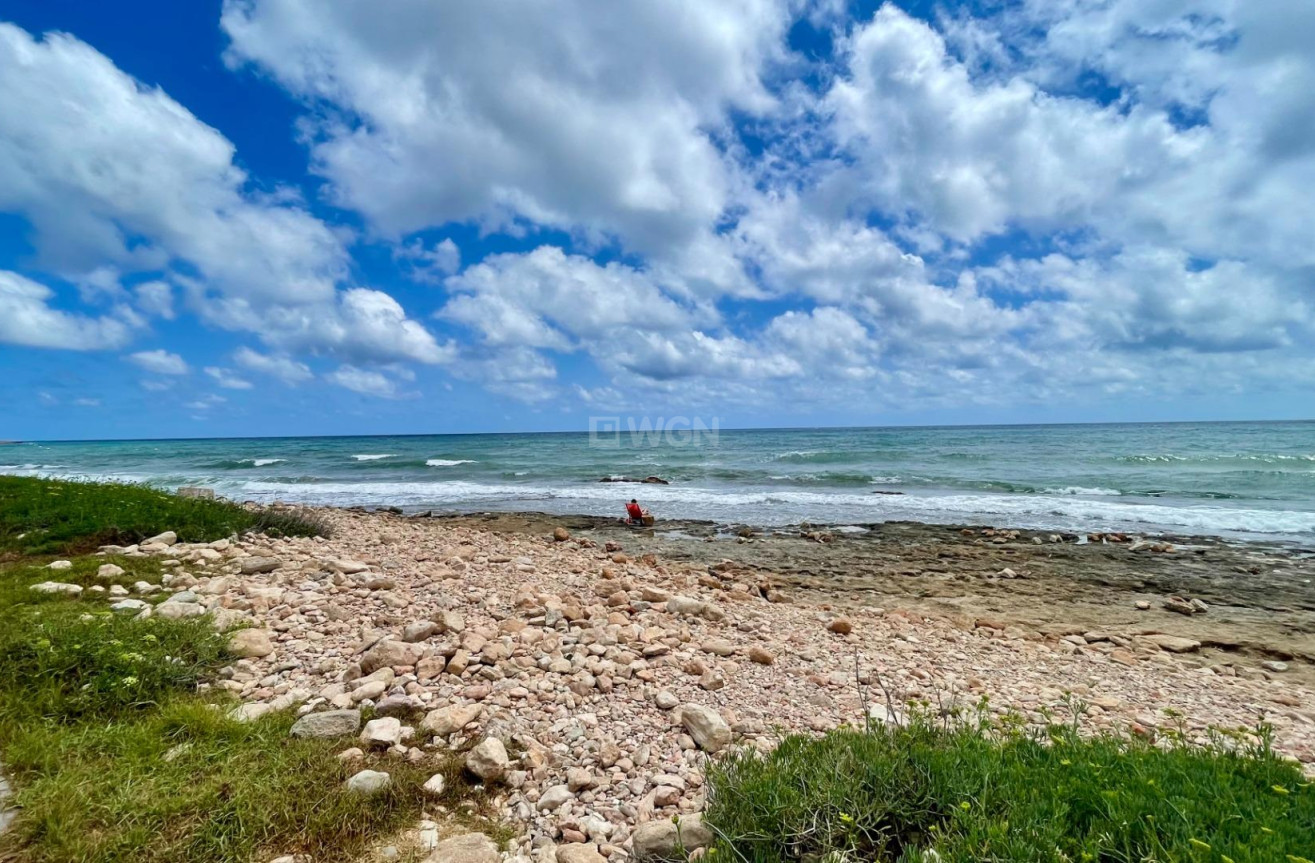 Odsprzedaż - Mieszkanie w bloku - Torrevieja - Playa del Cura