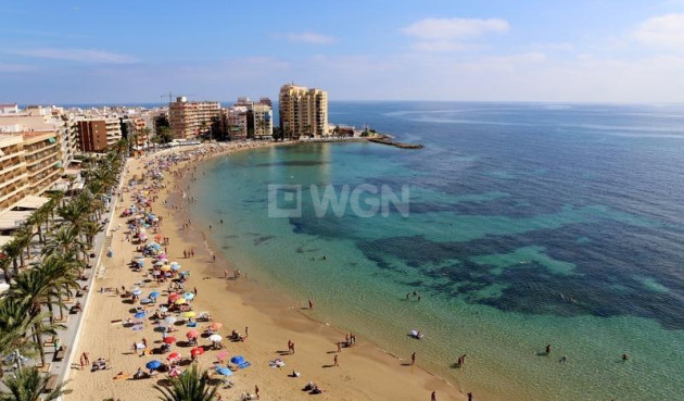 Odsprzedaż - Mieszkanie w bloku - Torrevieja - Playa del Cura