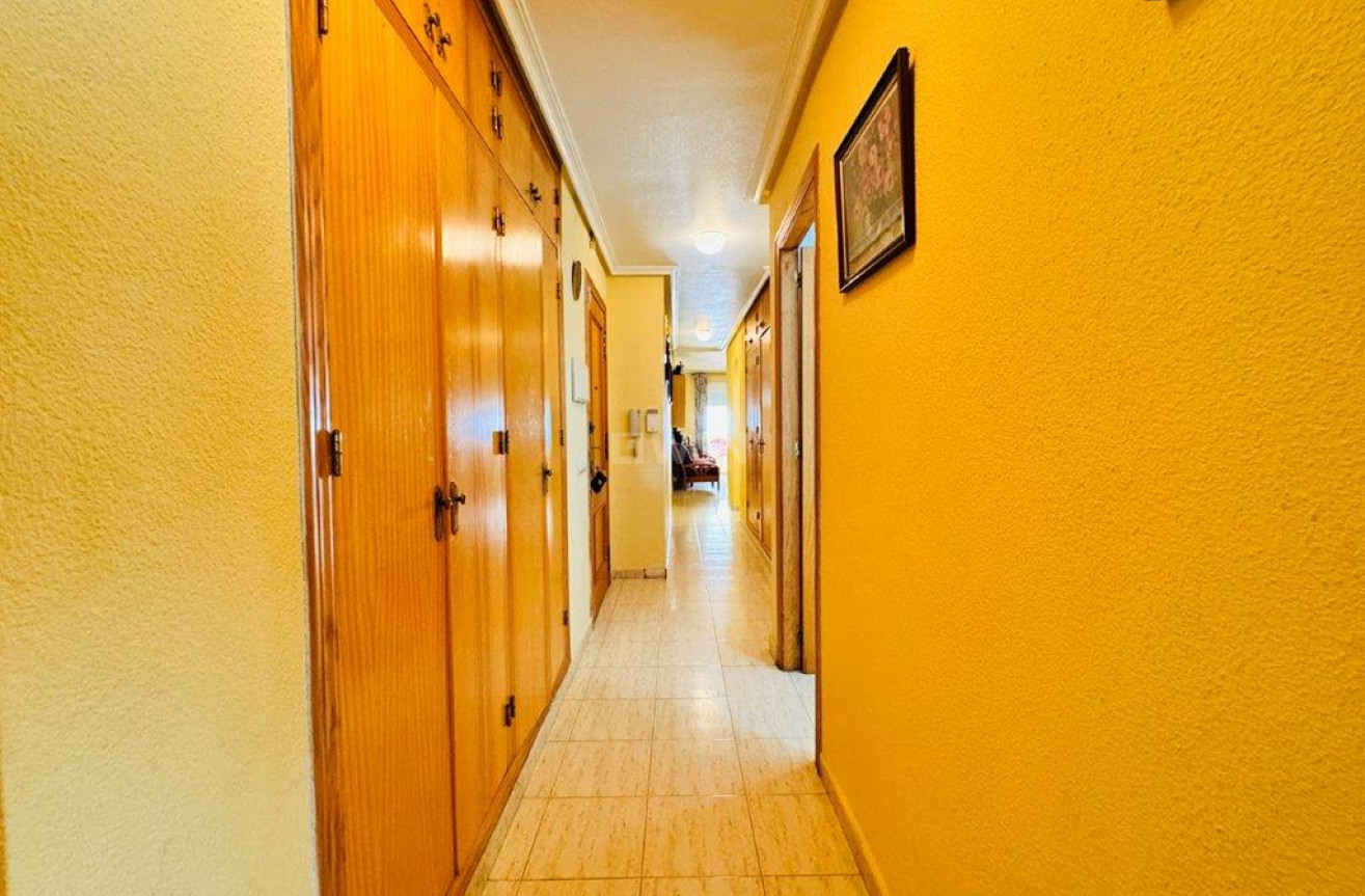 Resale - Apartment / flat - La Mata - Costa Blanca