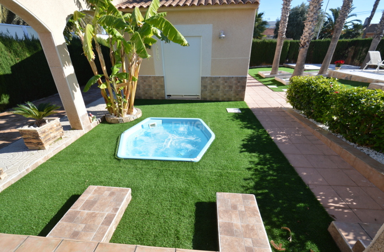 Odsprzedaż - Villa - Torrevieja - Costa Blanca