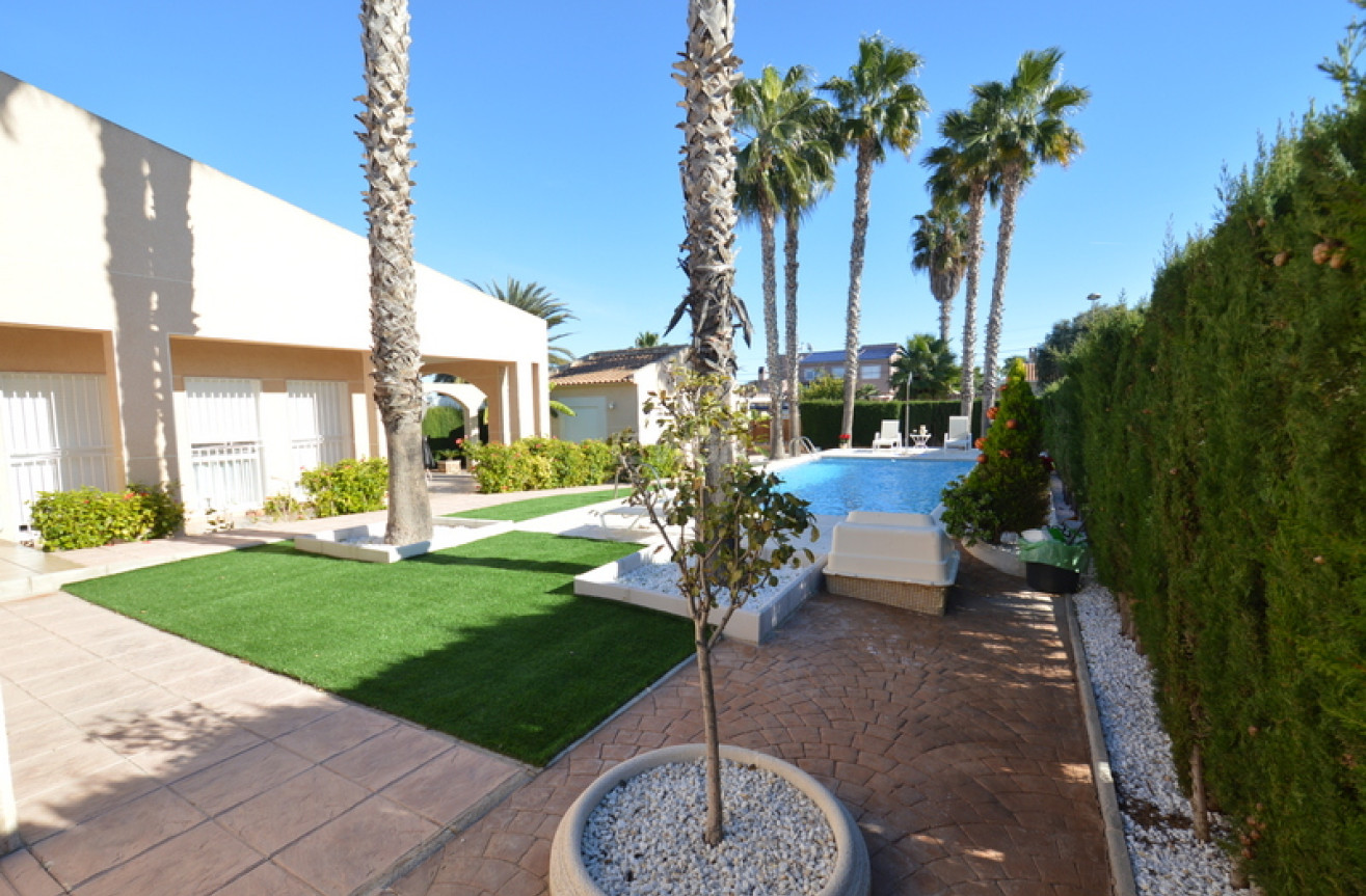 Odsprzedaż - Villa - Torrevieja - Costa Blanca