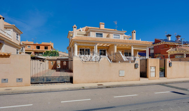 Resale - Villa - Torrevieja - Costa Blanca