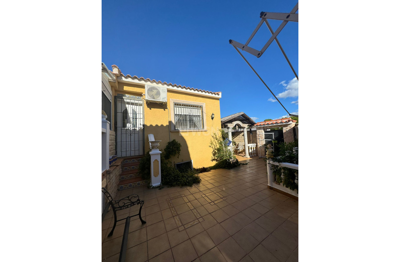 Resale - Villa - La Nucía - Costa Blanca