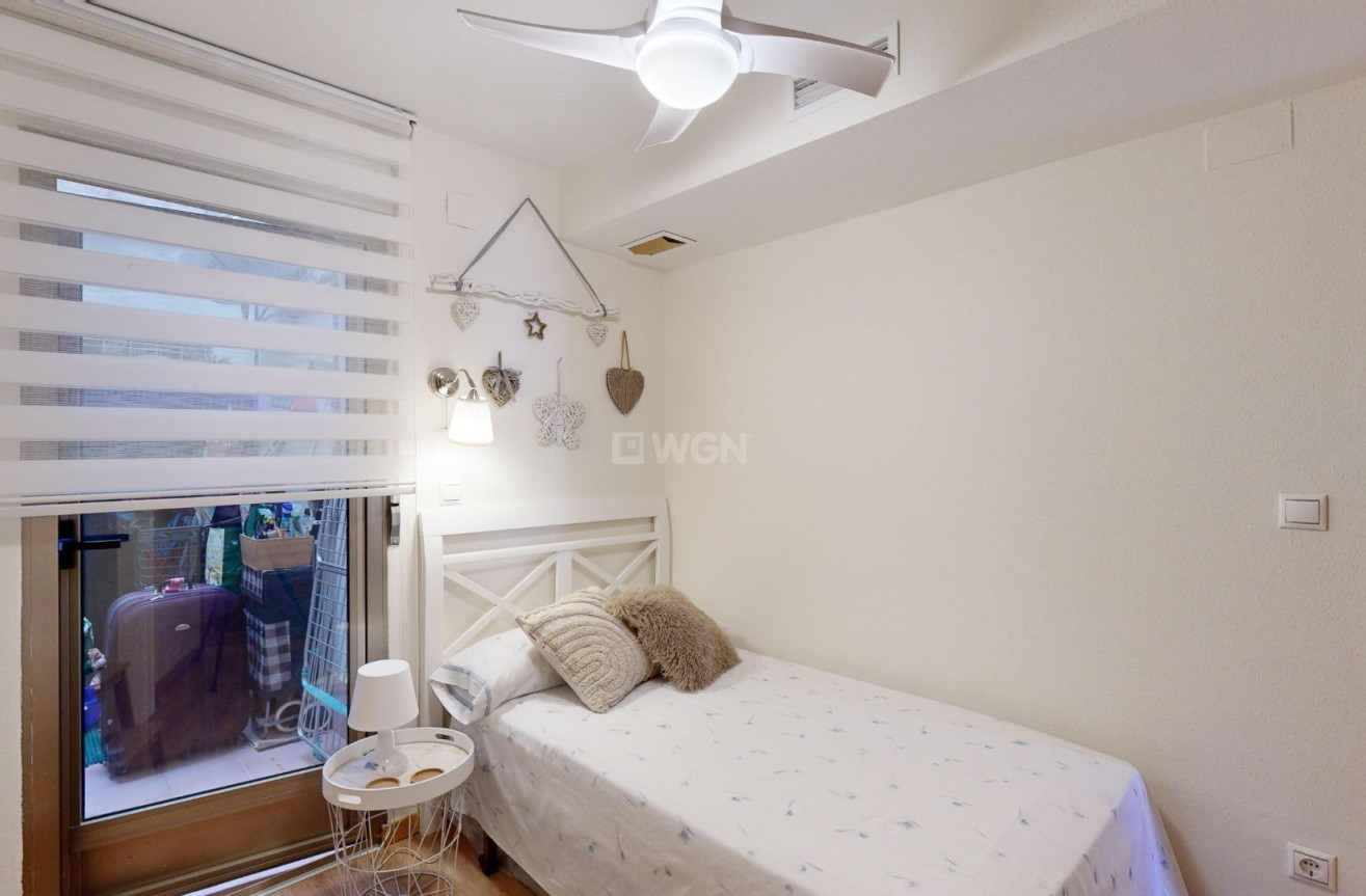 Resale - Apartment / flat - Torrevieja - Playa de los Locos