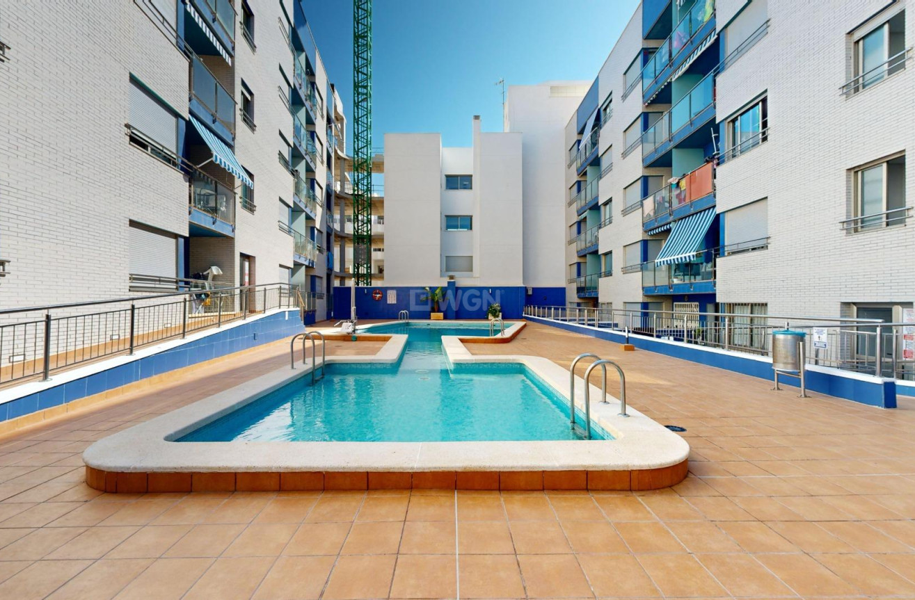 Resale - Apartment / flat - Torrevieja - Playa de los Locos