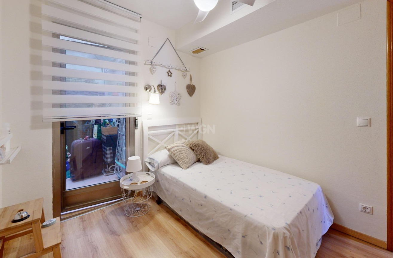 Resale - Apartment / flat - Torrevieja - Playa de los Locos