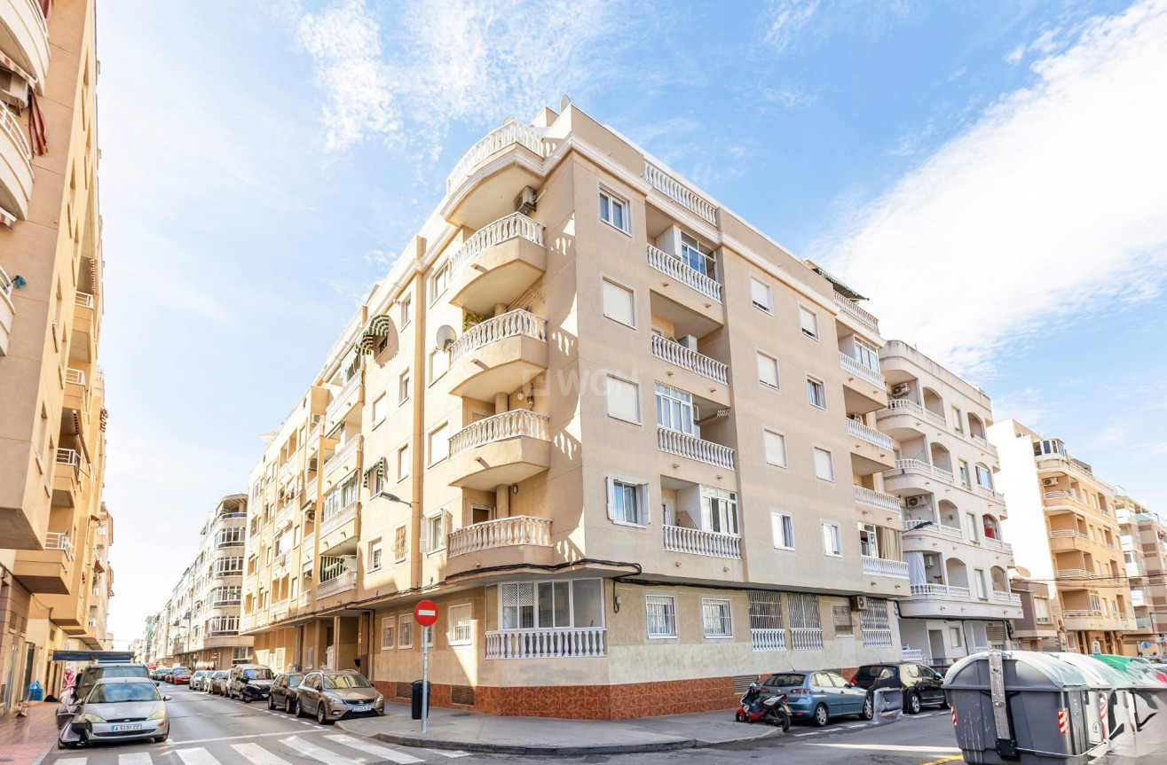 Resale - Apartment / flat - Torrevieja - Estacion De Autobuses