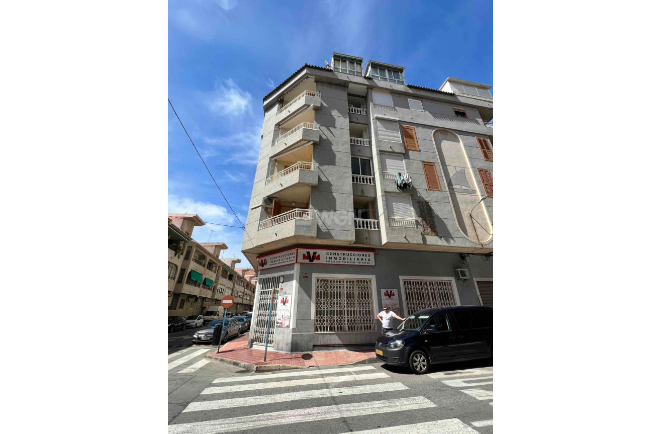 Resale - Apartment / flat - Torrevieja - Acequion