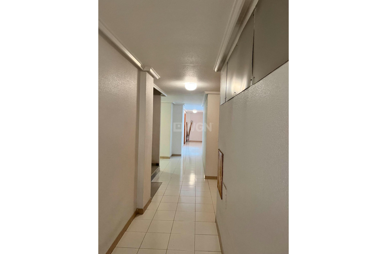 Resale - Apartment / flat - Torrevieja - Acequion