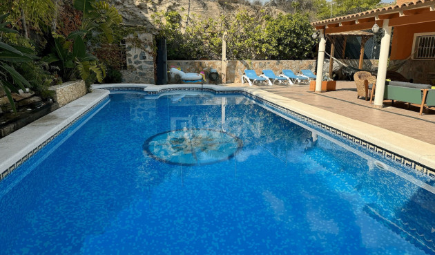 Resale - Villa - El Campello - Costa Blanca