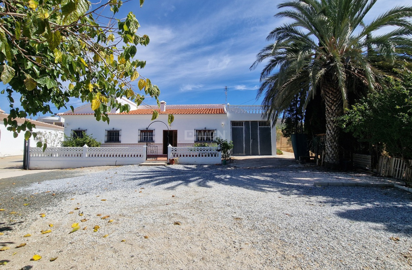 Reventa - Villa - Alcaucín - Inland