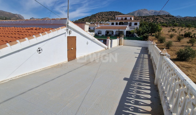 Resale - Villa - Alcaucín - Inland