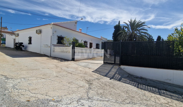 Reventa - Villa - Alcaucín - Inland