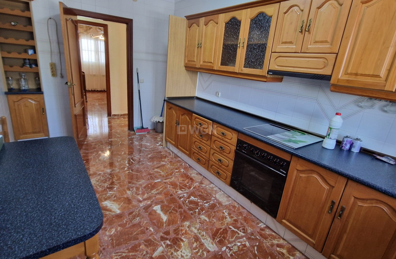 Resale - Villa - Alcaucín - Inland