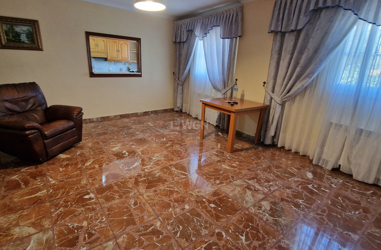 Resale - Villa - Alcaucín - Inland