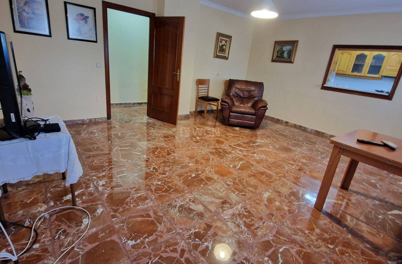 Resale - Villa - Alcaucín - Inland