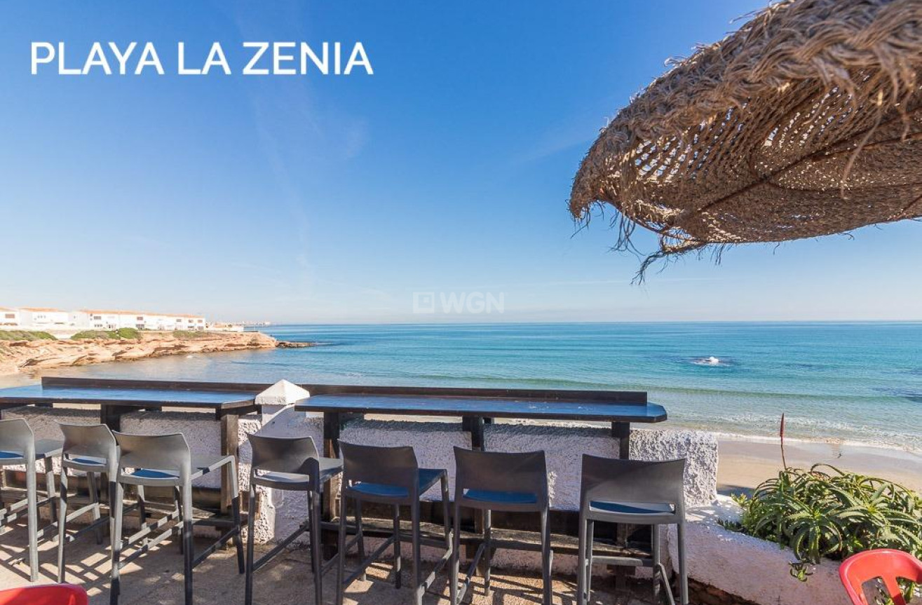 Odsprzedaż - Villa - Orihuela Costa - La Zenia