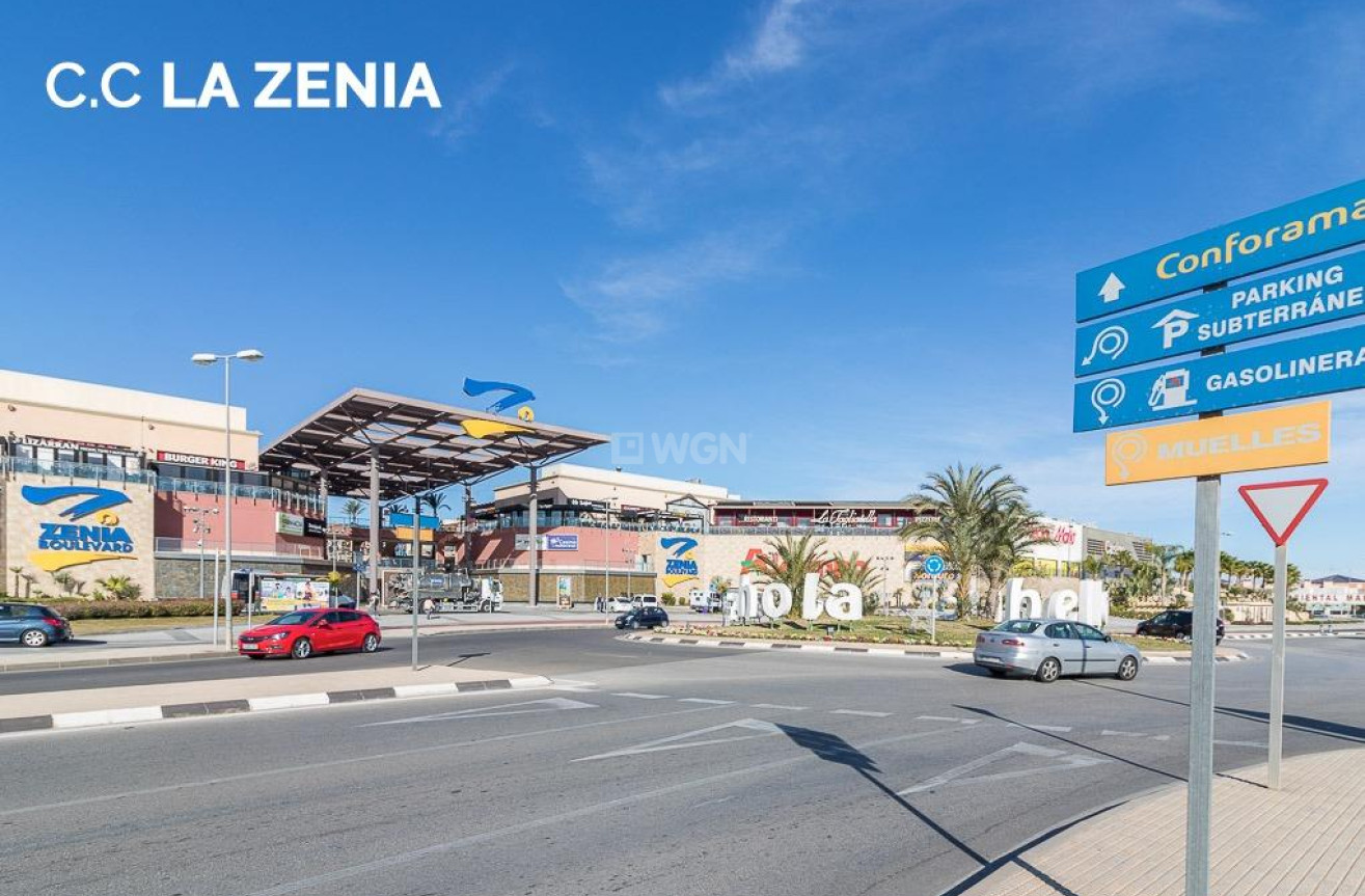 Odsprzedaż - Villa - Orihuela Costa - La Zenia