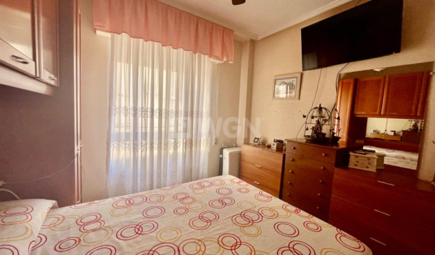 Resale - Apartment / flat - Torrevieja - Playa de los Locos