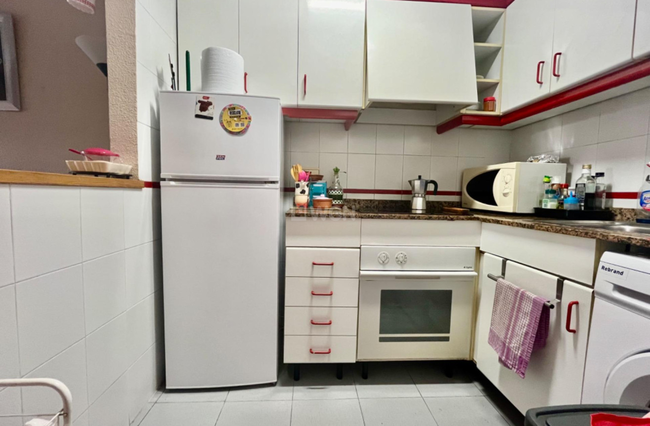 Resale - Apartment / flat - Torrevieja - Playa de los Locos