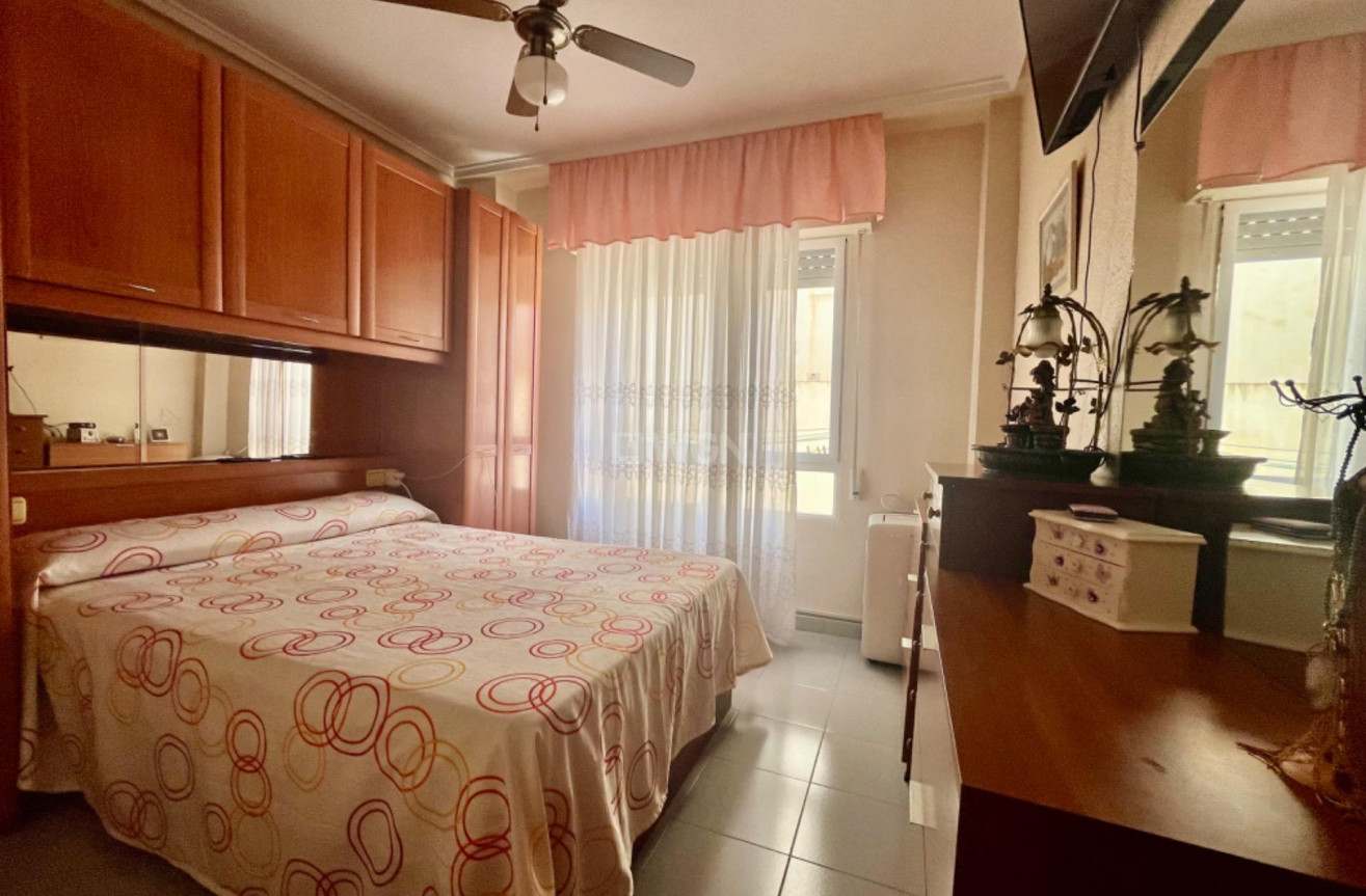 Resale - Apartment / flat - Torrevieja - Playa de los Locos