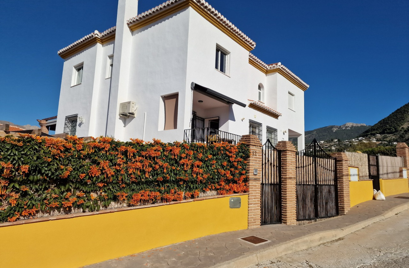 Resale - Townhouse - Alcaucín - Inland