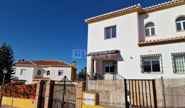 Resale - Townhouse - Alcaucín - Inland