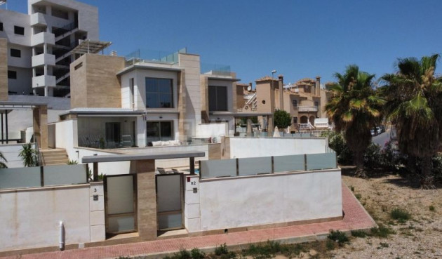 Resale - Villa - Orihuela Costa - Costa Blanca