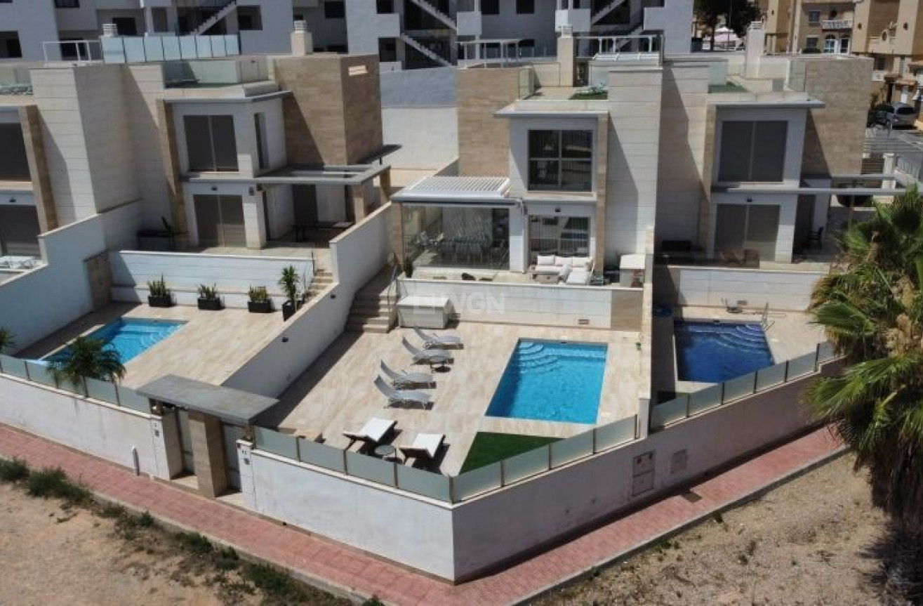 Resale - Villa - Orihuela Costa - Costa Blanca