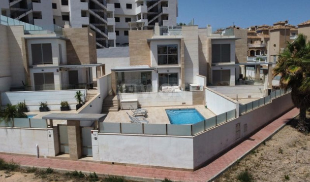 Resale - Villa - Orihuela Costa - Costa Blanca