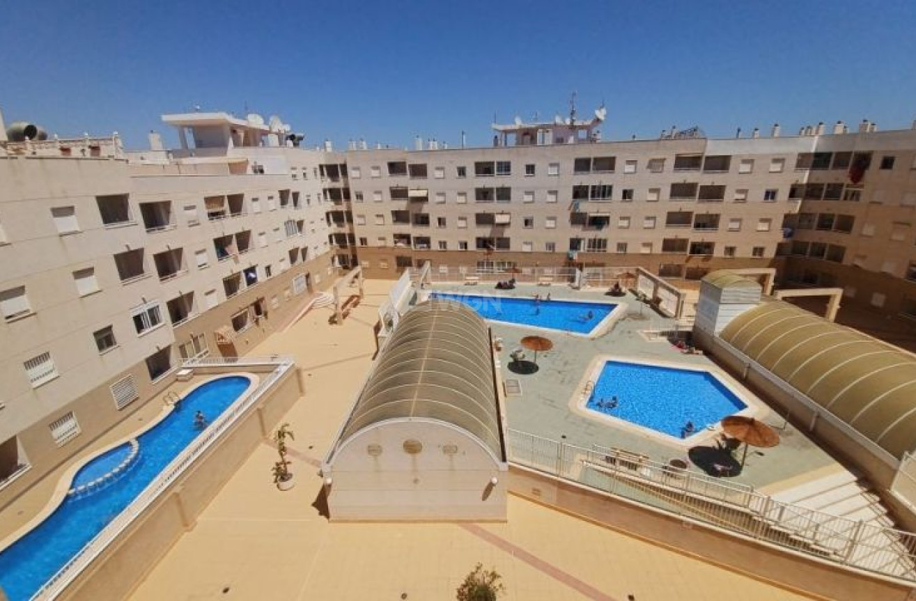 Resale - Apartment / flat - Torrevieja - Costa Blanca