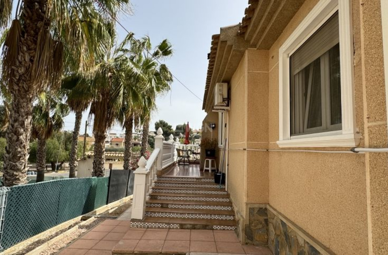 Odsprzedaż - Villa - Torrevieja - Costa Blanca