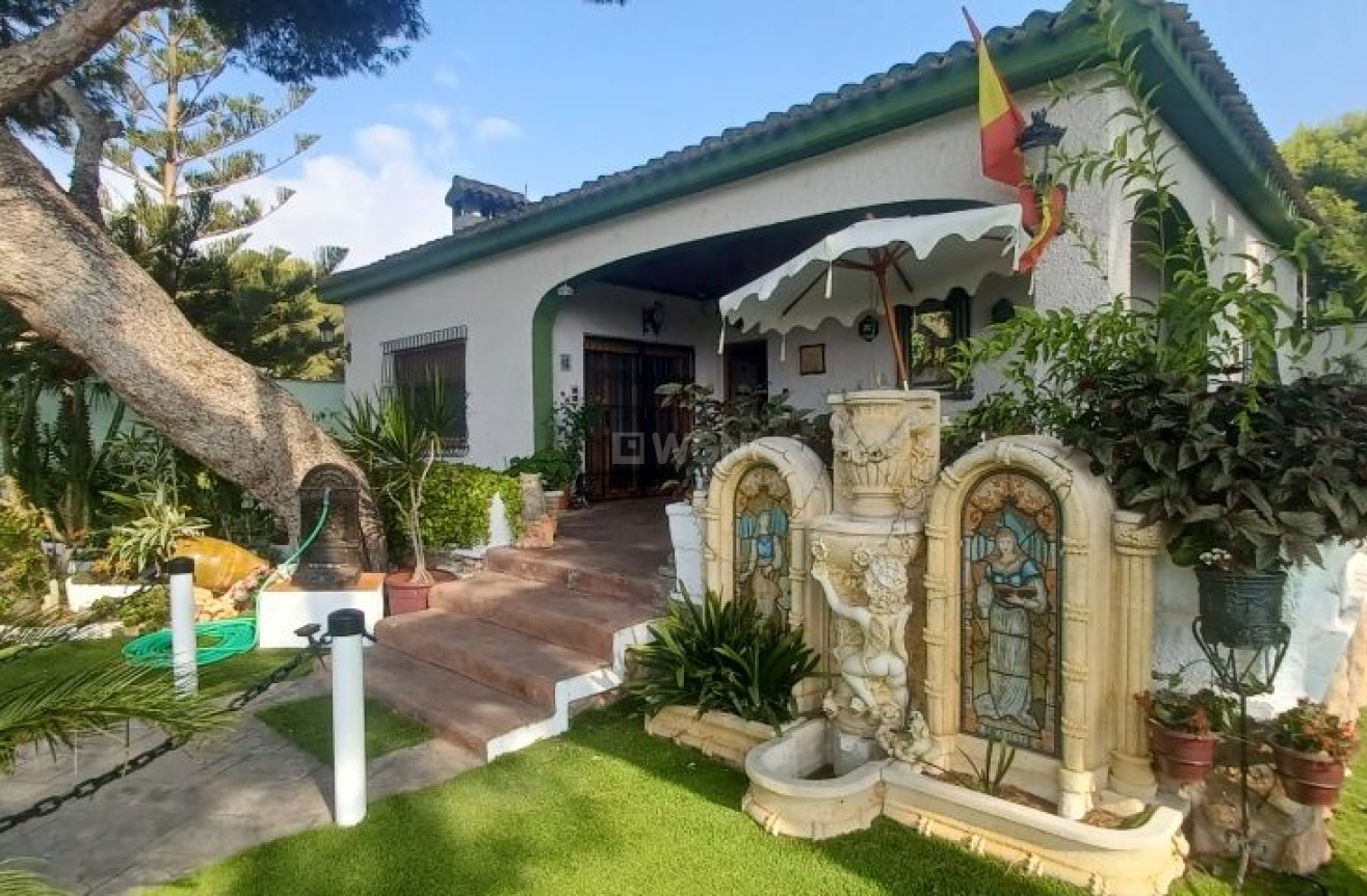 Resale - Villa - Orihuela Costa - Costa Blanca