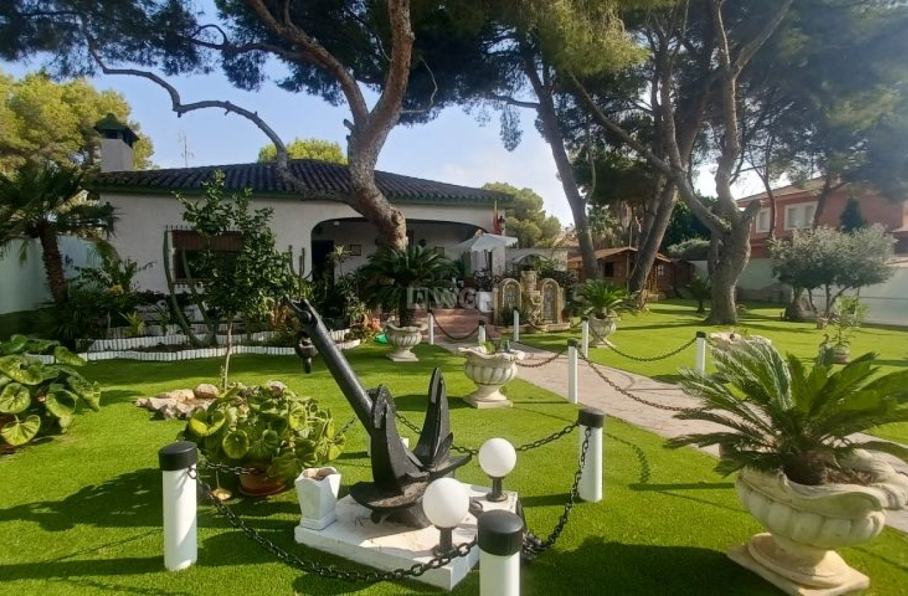 Resale - Villa - Orihuela Costa - Costa Blanca