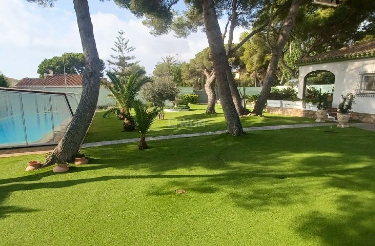 Resale - Villa - Orihuela Costa - Costa Blanca