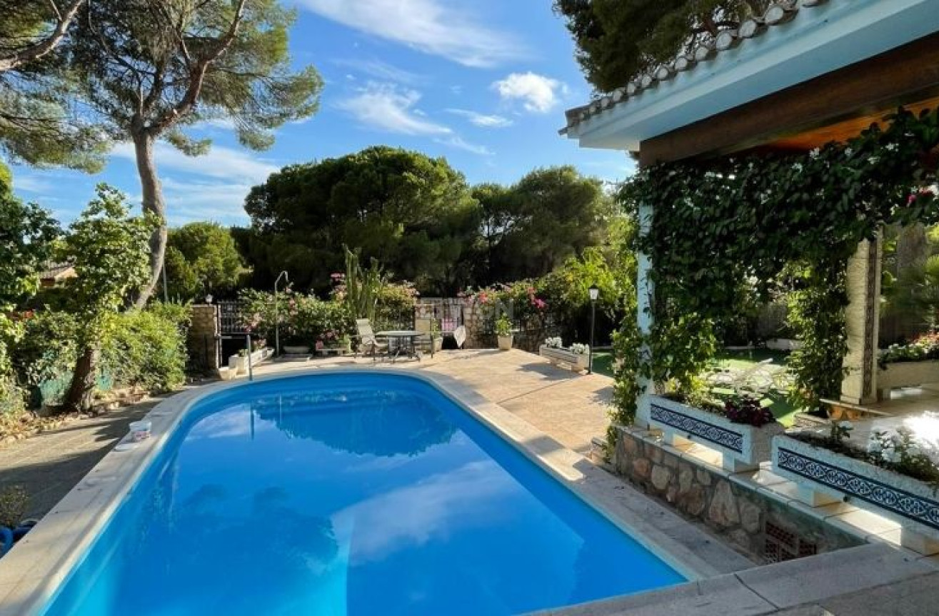 Resale - Villa - Campoamor - Costa Blanca