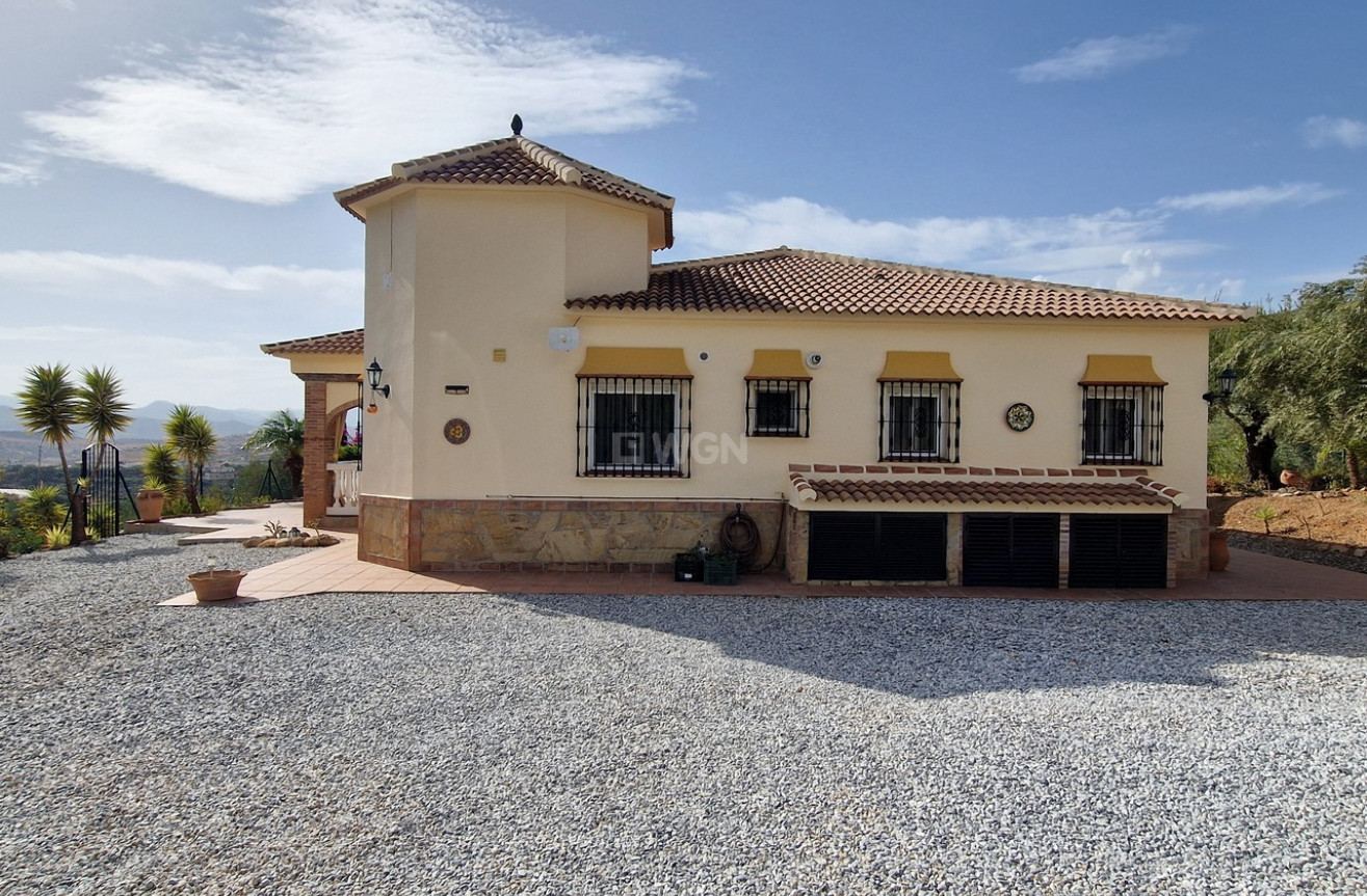 Reventa - Villa - Alcaucín - Inland