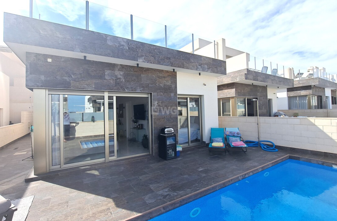 Resale - Villa - Orihuela Costa - Costa Blanca