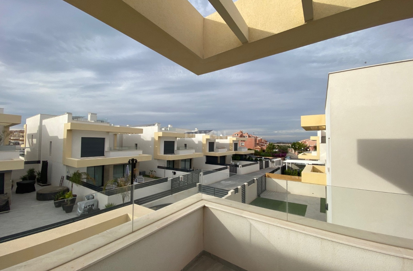 Resale - Villa - Los Montesinos - Costa Blanca