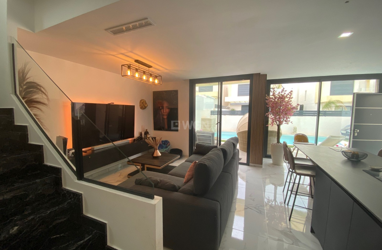 Reventa - Villa - Los Montesinos - Costa Blanca