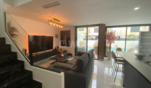 Reventa - Villa - Los Montesinos - Costa Blanca