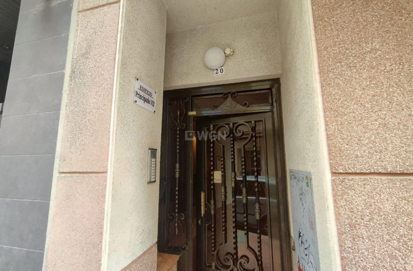 Resale - Apartment / flat - Torrevieja - Costa Blanca