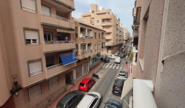 Odsprzedaż - Mieszkanie w bloku - Torrevieja - Costa Blanca