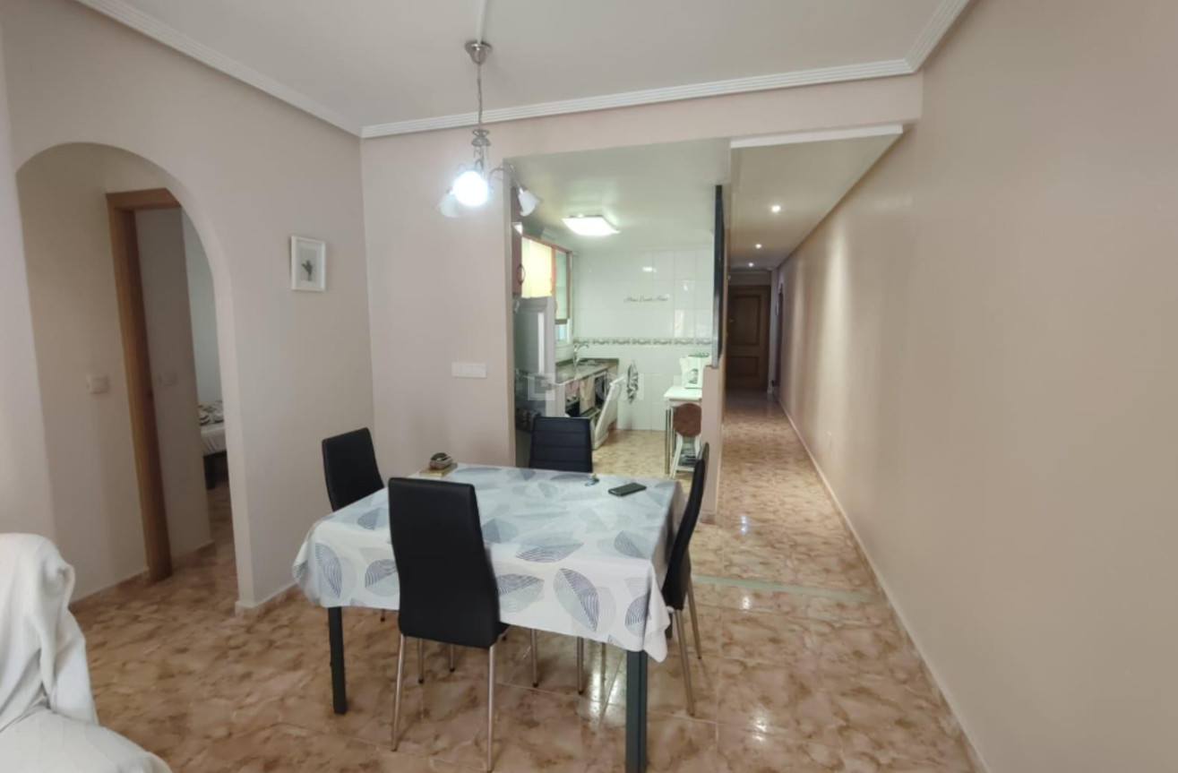 Resale - Apartment / flat - Torrevieja - Costa Blanca