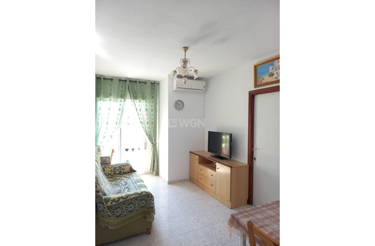 Resale - Apartment / flat - Torrevieja - Estacion De Autobuses