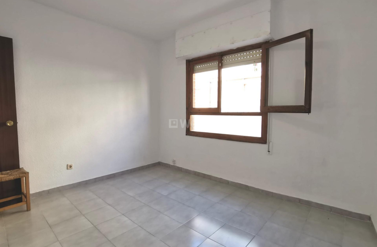 Resale - Apartment / flat - Torrevieja - Estacion De Autobuses