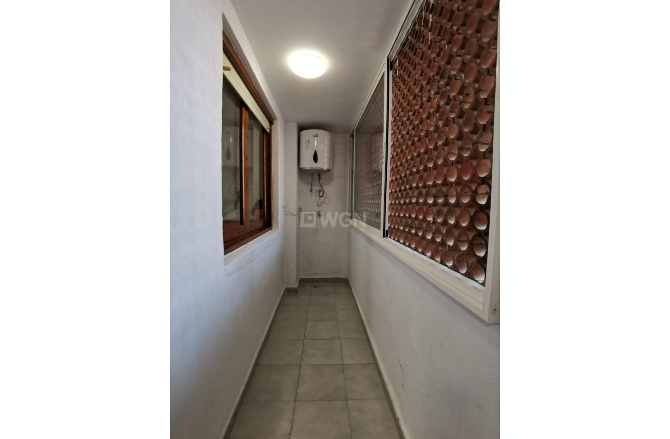 Resale - Apartment / flat - Torrevieja - Estacion De Autobuses